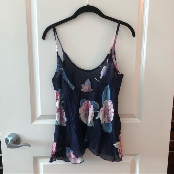 Planet Blue Floral Top - Picture 4 of 11